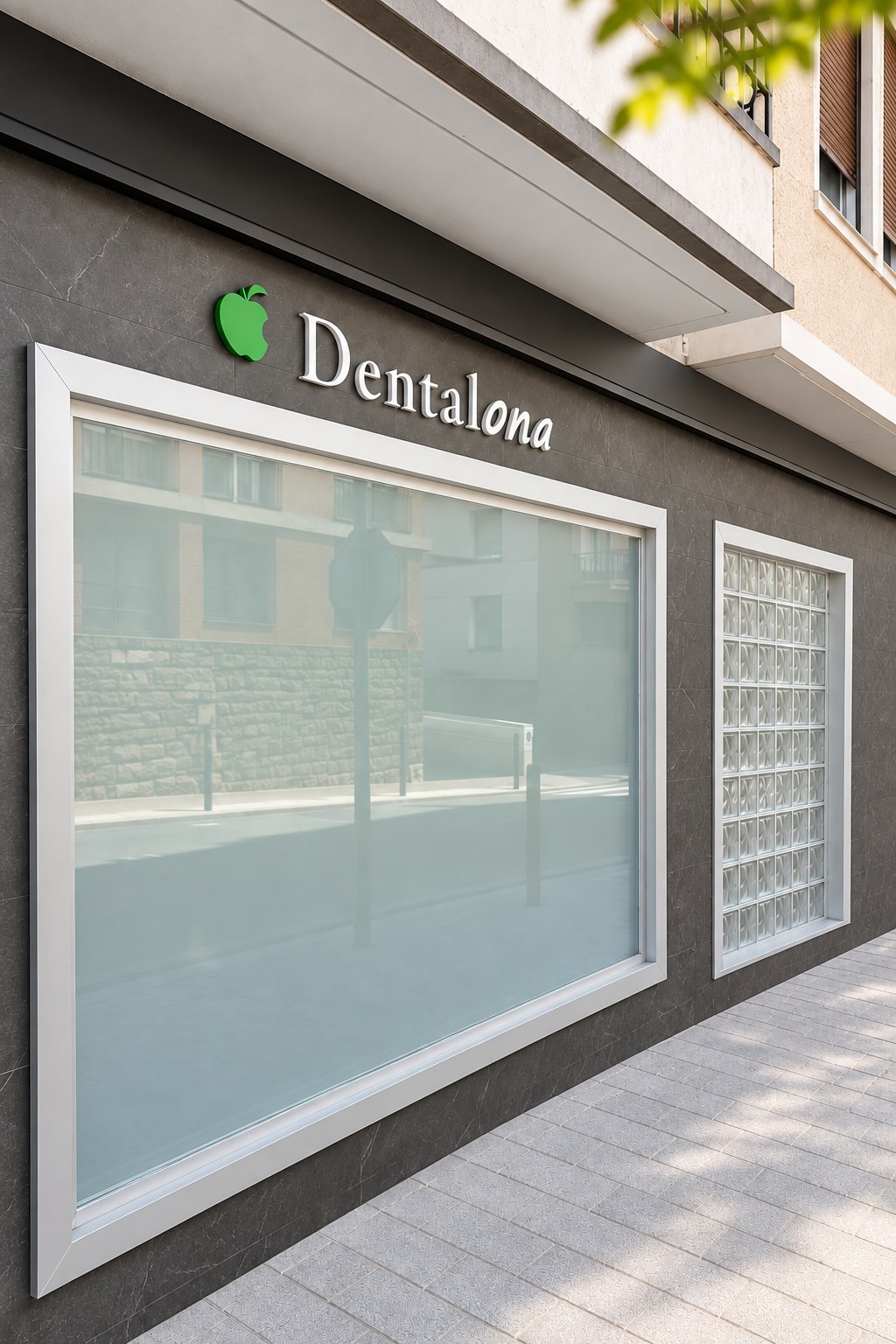Fachada Clínica Dental Dentalona en Eibar