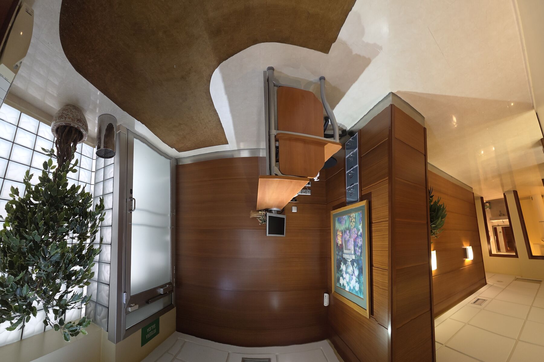 Recepción y entrada de la Clínica Dental Dentalona
